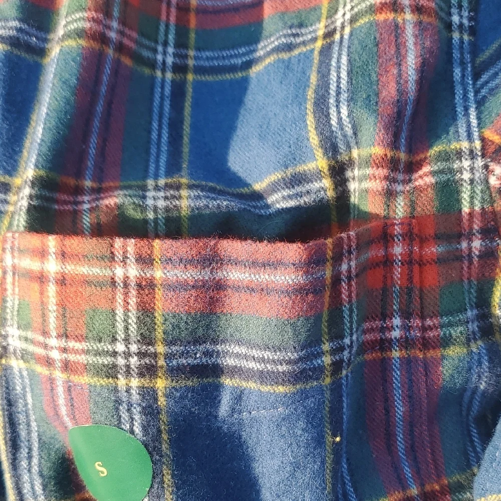L.L. Bean Men's Casual Blue and Red Plaid Shirt - Picture 4 of 11